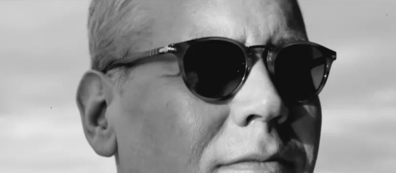 Bret Easton Ellis voit la vie en Persol